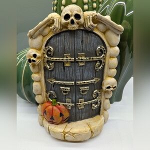 Halloween Skull Fairy Door Accent